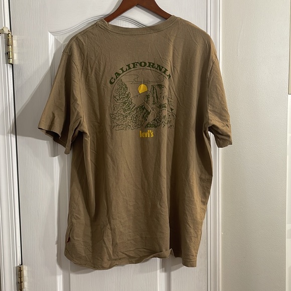 Brown XL Levi’s Graphic T-Shirt - Picture 2 of 3